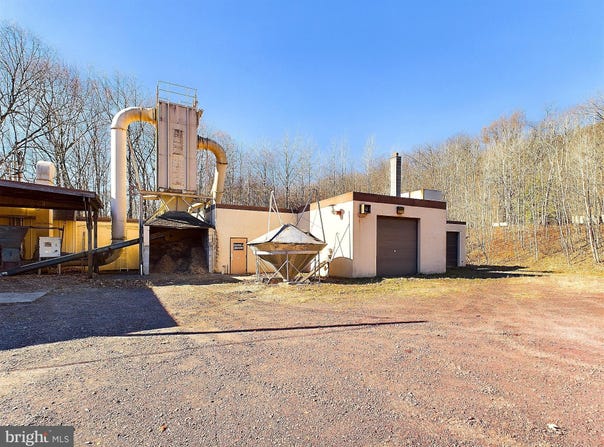 1080 HUDSON DRIVE, WEATHERLY, PA 18255