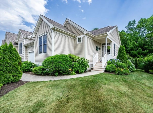 72 Grey Hawk Drive, Mashpee, MA 02649