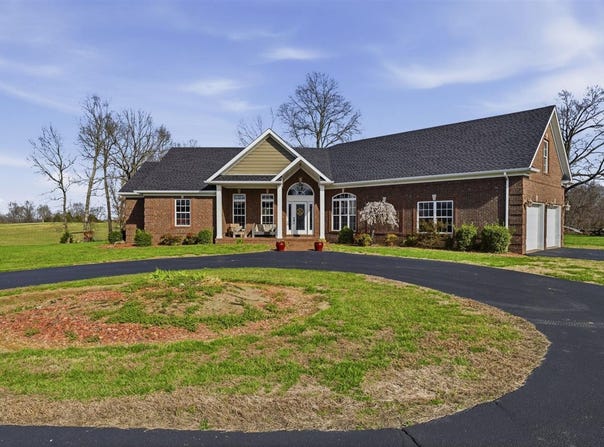 154 Eric Young Road, Morgantown, KY 42261
