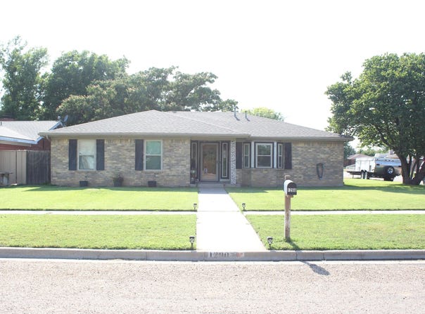 1200 Morton, Dumas, TX 79029