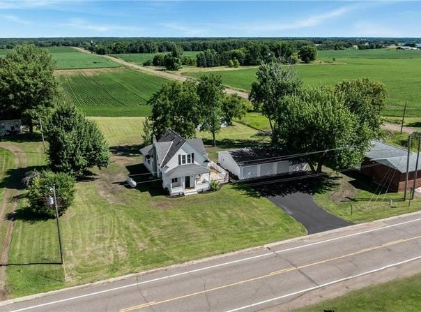 4419 409th Avenue NW, Braham, MN 55006
