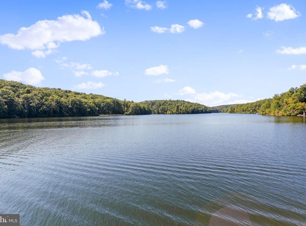 105 FOREST DRIVE, CROSS JUNCTION, VA 22625