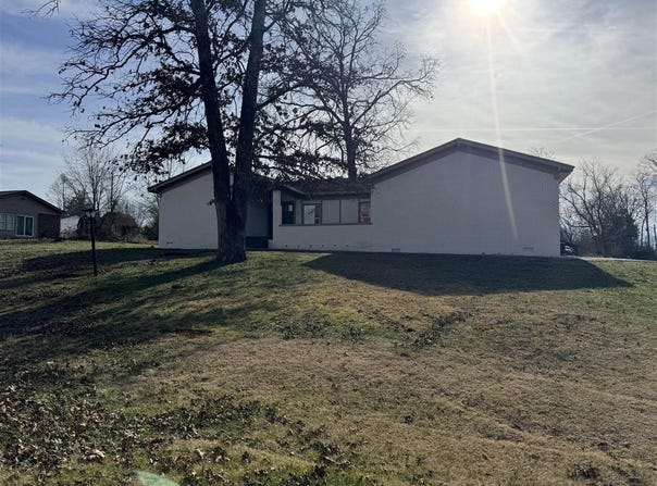 220 Industrial Drive, Lewisburg, KY 42256
