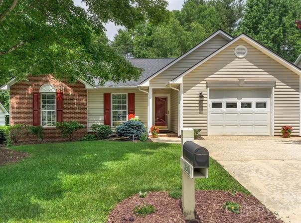 330 Stonehollow Road, Fletcher, NC 28732
