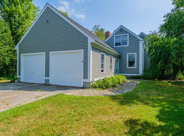 6 Meadow Lane, Cumberland, ME 04021