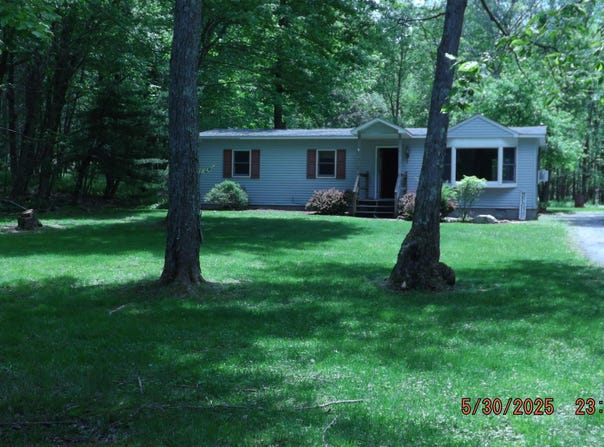 104 Raspberry Drive, Canadensis, PA 18325