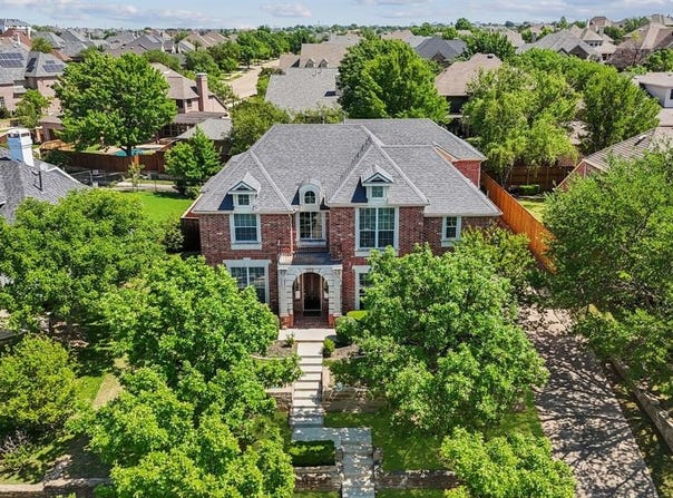 1209 Queen Peggy Lane, Lewisville, TX 75056
