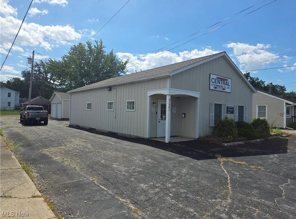 41981 N Ridge Road, Elyria, OH 44035