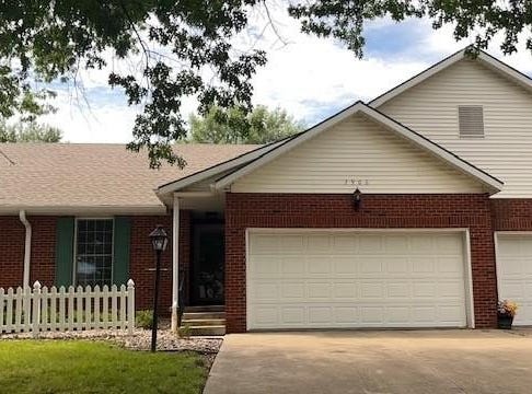 3906 Eastgate Drive, St Joseph, MO 64506