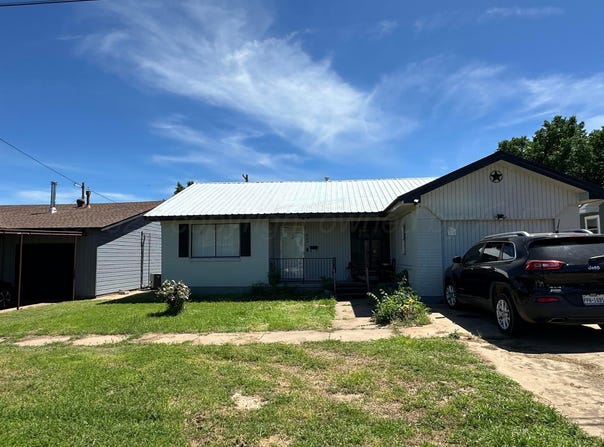 424 E 2nd Street, Shamrock, TX 79079