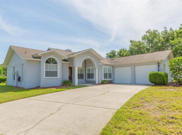 6208 HUNTINGTON DRIVE, ZEPHYRHILLS, FL 33542