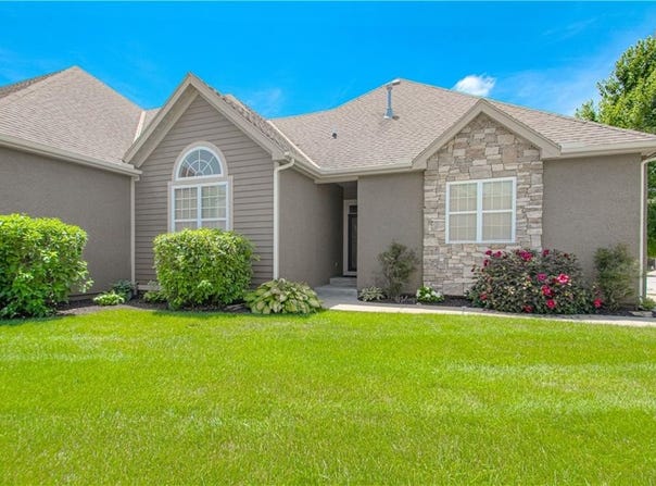 16899 S Bradley Drive, Olathe, KS 66062
