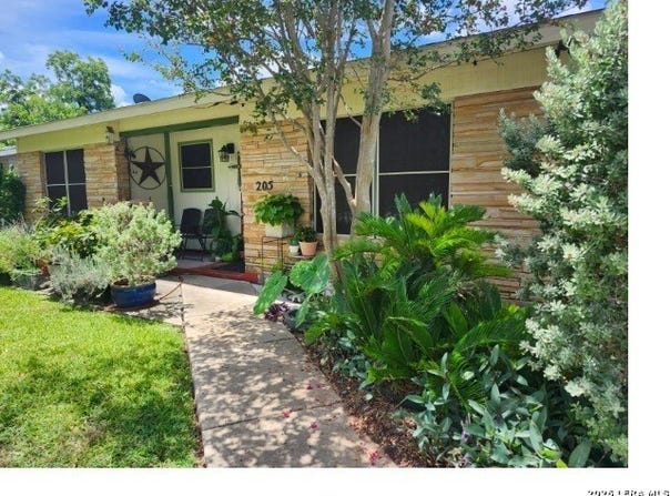 205 TRUDY LN, Universal City, TX 78148