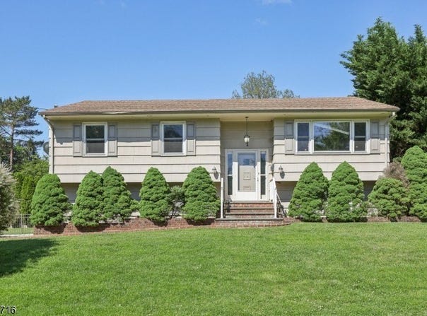 1 Spring Garden Dr, Madison Boro, NJ 07940-2218