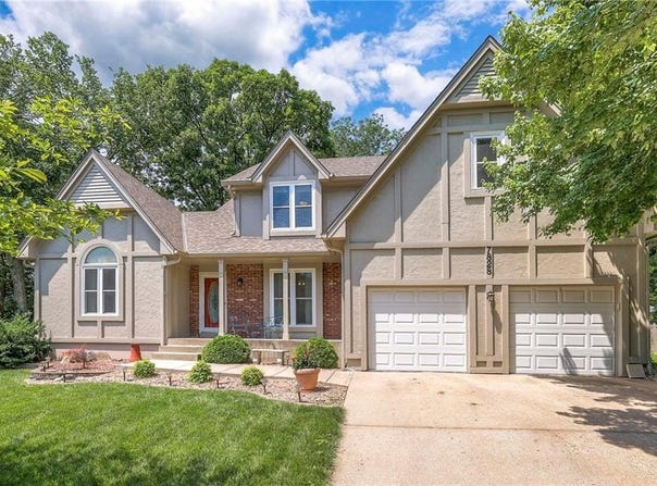 7828 TWILIGHT Lane, Lenexa, KS 66217