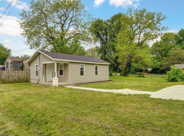 1015 N Newton Avenue, Springfield, MO 65802