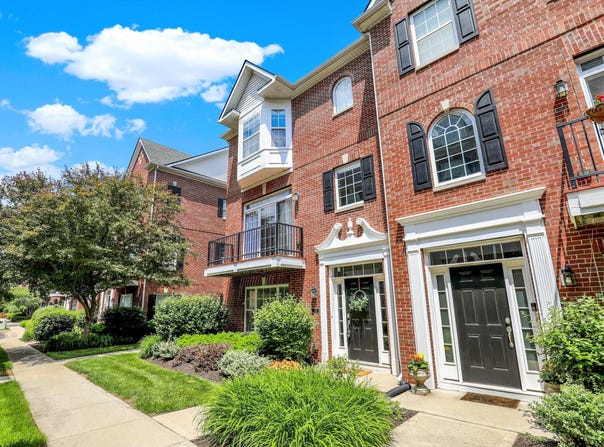 73 11th Street NW, Carmel, IN 46032