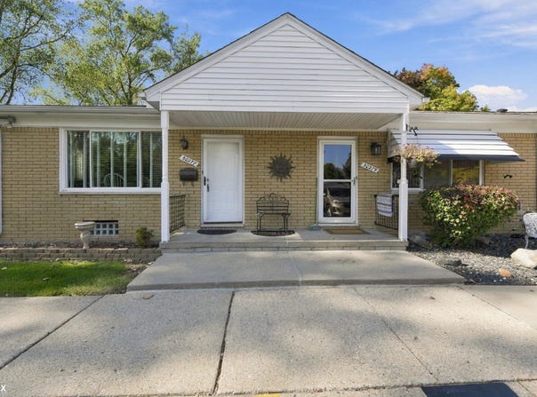 50277 Helfer Boulevard, Wixom, MI 48393