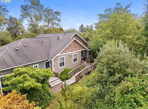 676 NW 9TH St, Warrenton, OR 97146