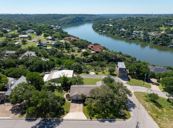 401 Crestview Dr, Marble Falls, TX 78654