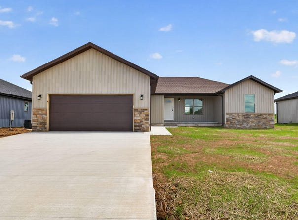 420 Beavertail Road, Ash Grove, MO 65604