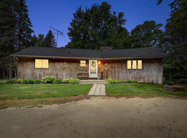 6372 Wildlife Rd, Allenton, WI 53002