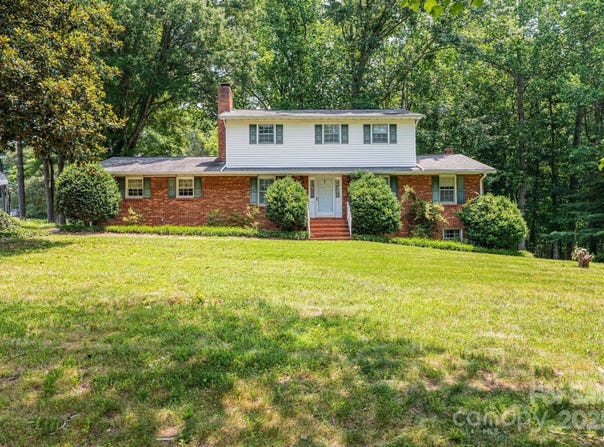 3781 Dover Street, Claremont, NC 28610