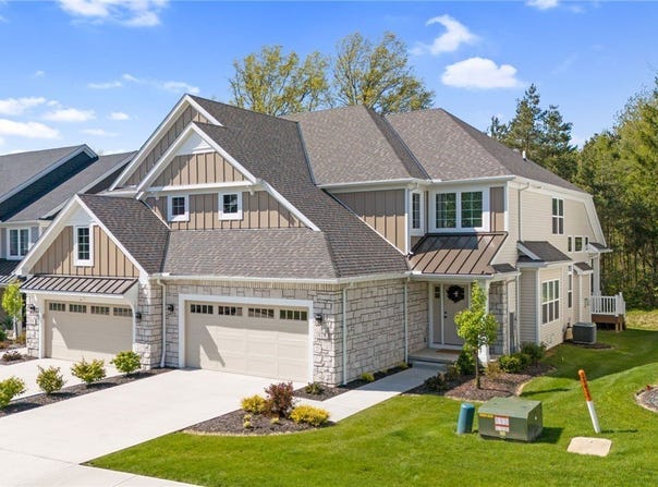123 Town Centre Drive, Broadview Heights, OH 44147