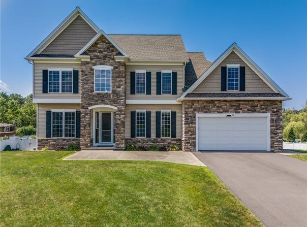 5 W Bellaqua Estates Drive, Rochester, NY 14624