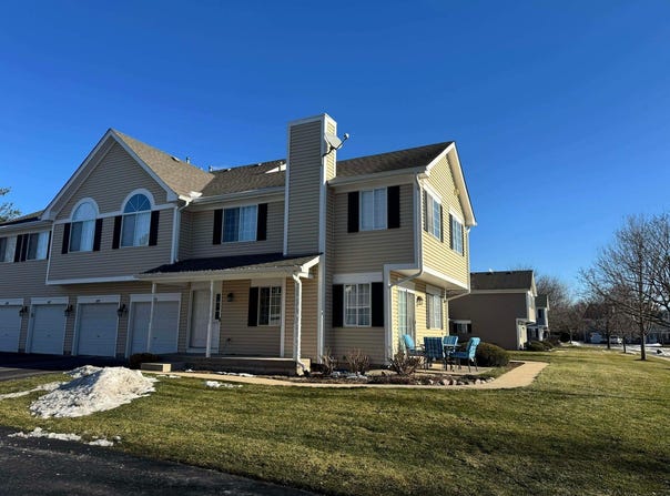 Woodstock, IL 60098