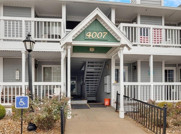 4007 S Crysler Avenue, Independence, MO 64055