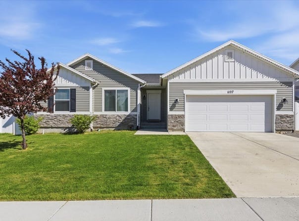 1127 W HONEYCOMB Dr, Grantsville, UT 84029
