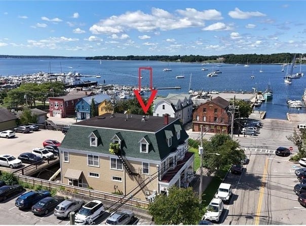 18 State Street, Bristol, RI 02809