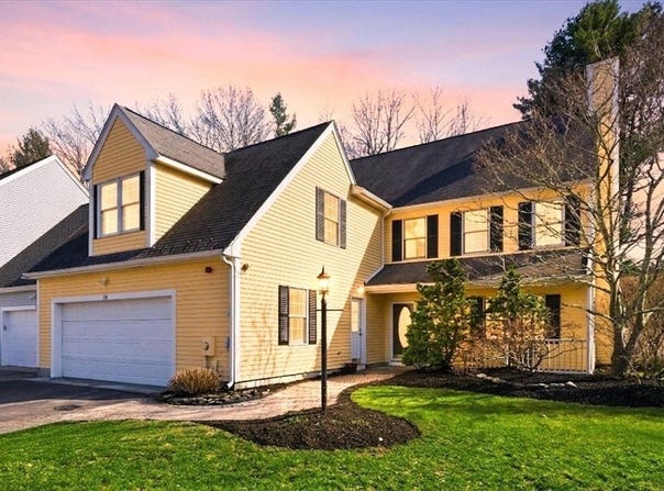 124 Clear Pond Dr, Walpole, MA 02081