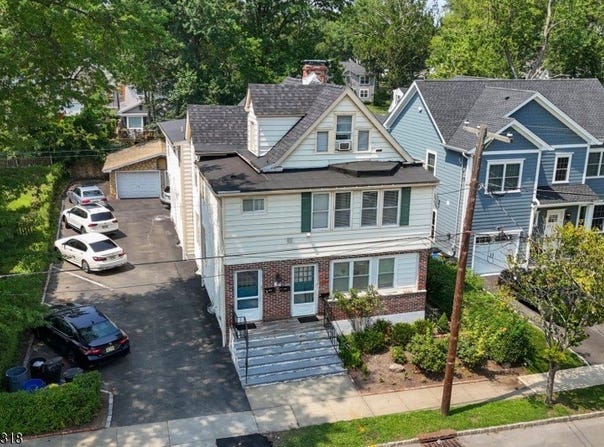 30 Aubrey St, Summit City, NJ 07901-1466