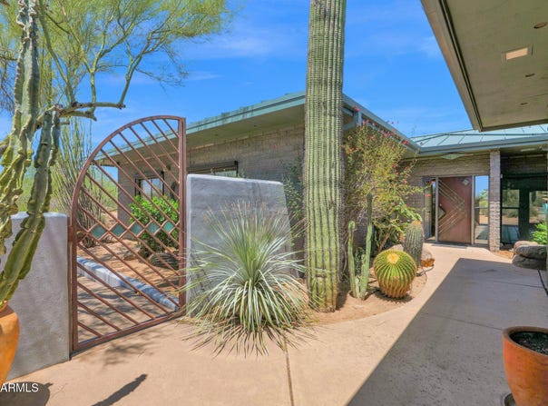 27825 N 42ND Street, Cave Creek, AZ 85331
