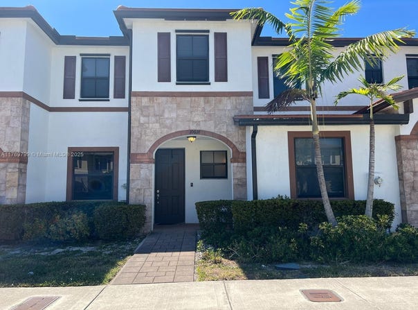 10618 W 33rd Way, Hialeah, FL 33018
