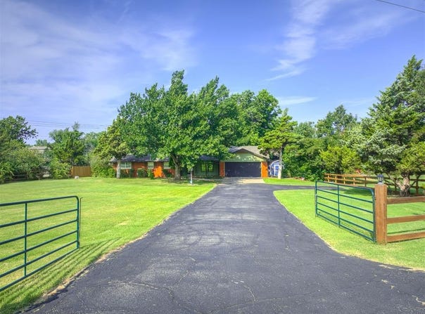 9401 Silver Lake Drive, Oklahoma City, OK 73162