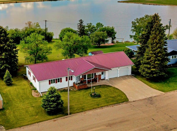 1205 N Lake Drive, Eureka, SD 57437