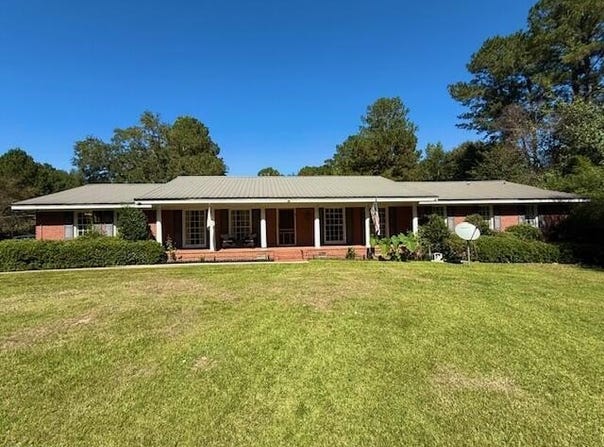 621 NW Magnolia Avenue, Magee, MS 39111