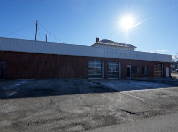 1105 Wheeling Avenue, Cambridge, OH 43725
