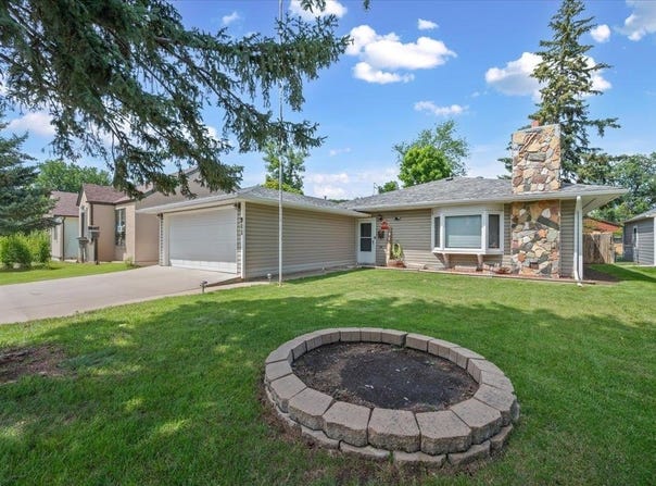911 Kingsbury Street, Belle Fourche, SD 57717