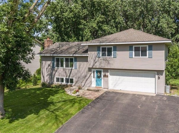 6240 Decatur Avenue N, Brooklyn Park, MN 55428