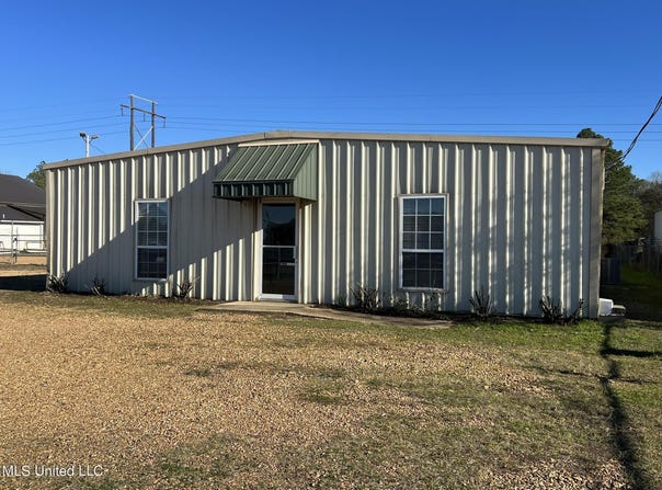 6022 I-55 S, Byram, MS 39272