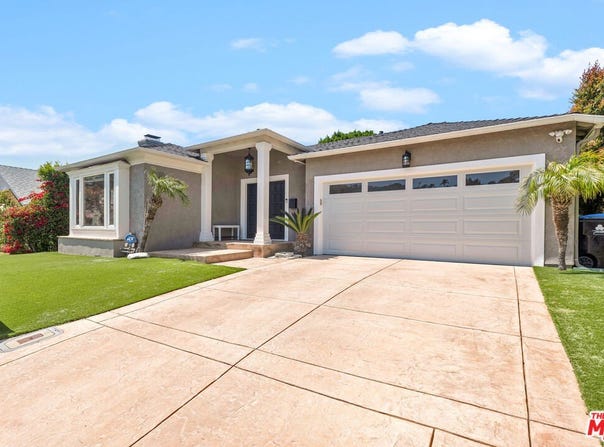3733 Willowcrest Ave, Studio City, CA 91604