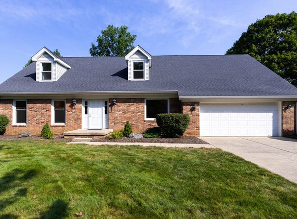 1036 Goldfinch Road, Columbus, IN 47203