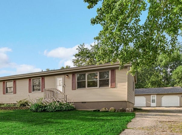 352 Marian Drive, Valparaiso, IN 46385
