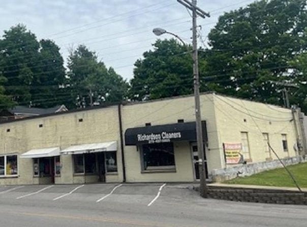 106 E 4th Street, Tompkinsville, KY 42167