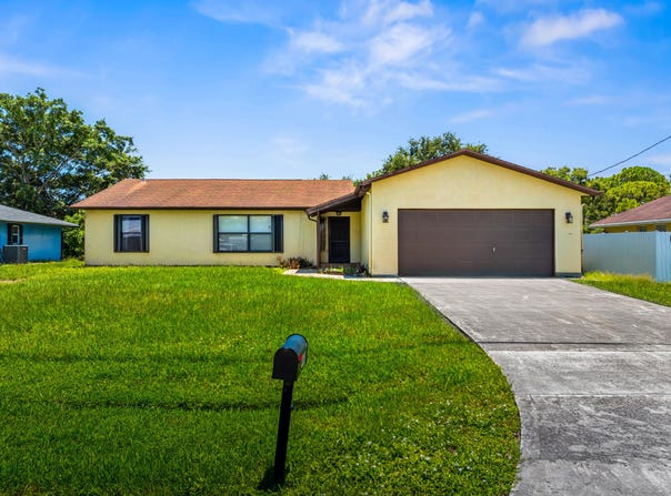 441 SW Curtis Street, Port Saint Lucie, FL 34983