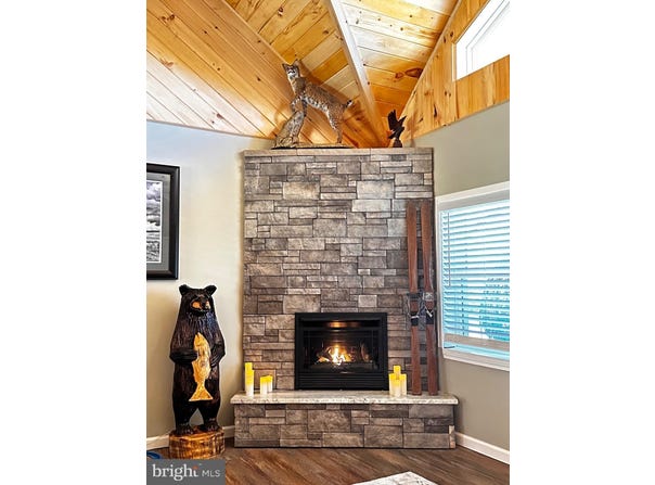 3291 GRASSY RIDGE ROAD, MOUNT STORM, WV 26739